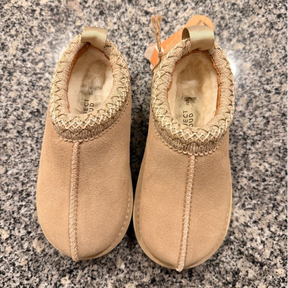 Cozy Kids Project Cloud Beige Suede Fur-Lined Slippers - Size 11 - Picture 2 of 5